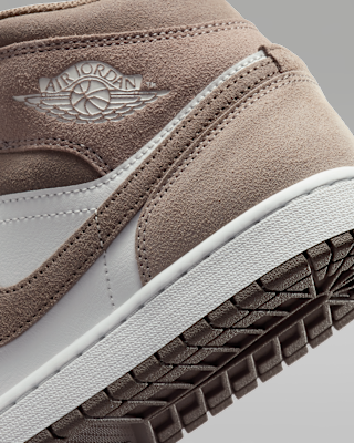 Air Jordan 1 Mid Men's Shoes. Nike.com